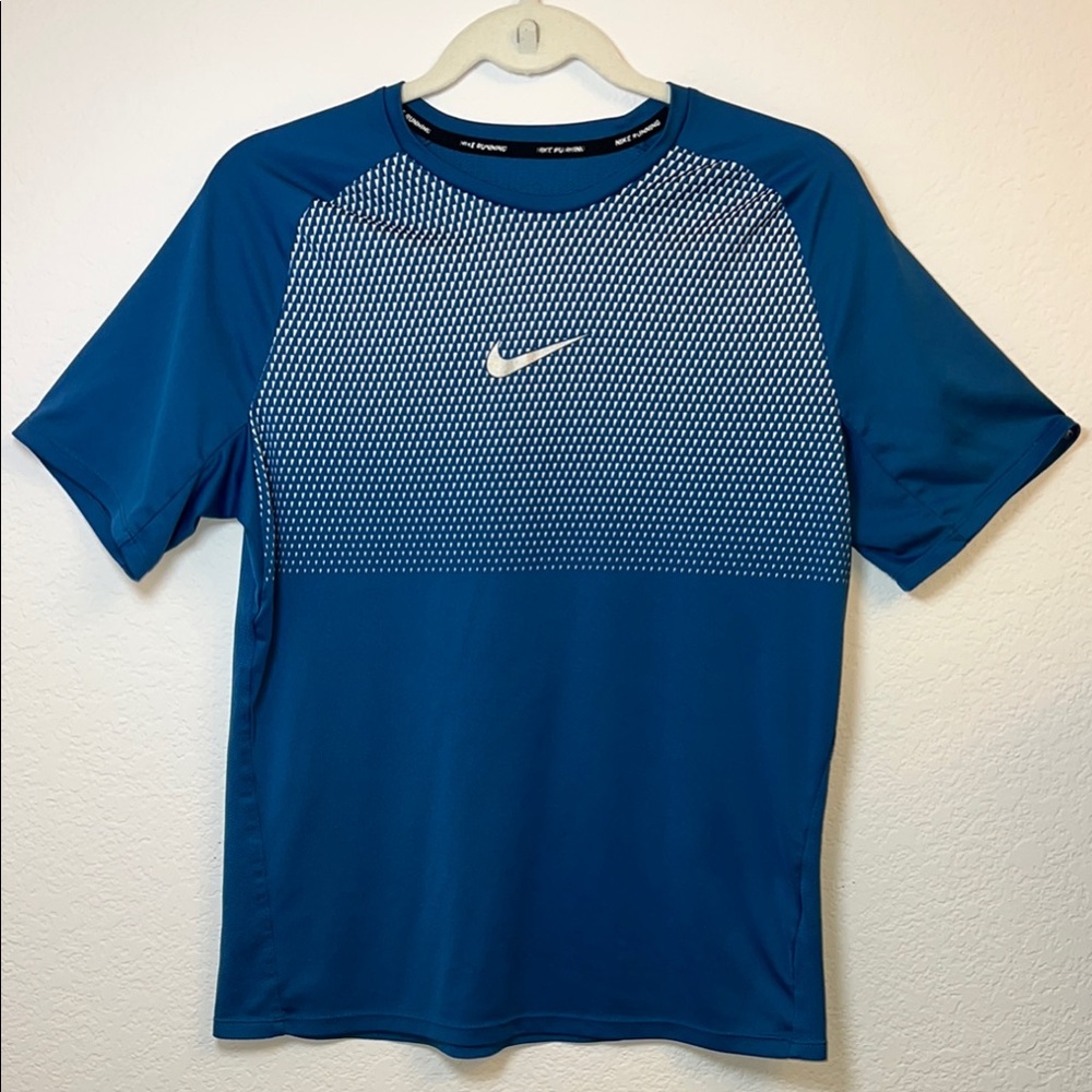 Nike Pro Hypercool Max Metallized Shirt Mens FITTED‎ Crew Neck Gym 
Work Out Top